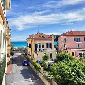  Appartamento Casa Mara, Borgio Verezzi, 50 M Dal Mare In Pieno Centro